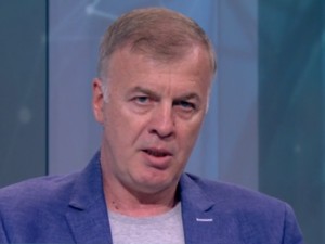 Новите собственици правят Сираков почетен президент на „Левски“
 