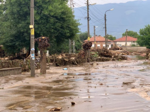 Пострадалите от потопа в Карловско не са получили нищо от даренията
 