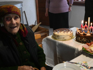 Най-възрастната фенка на „Ергенът“ стана на 101 години