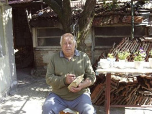 Бай Кольо от Варна церил Фидел Кастро със зелени орехи
 