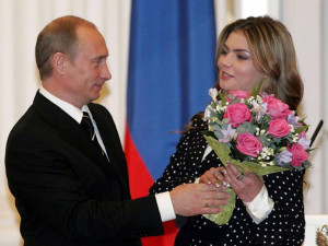 Путин подарил на Кабаева тиара с 40 диаманта за ЧРД
 