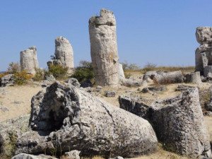 Побитите камъни край Варна строени от извънземни?