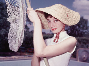 Сламената шапка на Одри Хепбърн възкръсна 
 