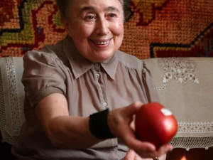 91-годишната дъщеря на лечителя Петър Димков: Зеленият чай пази от рак!
 