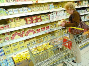 16 хранителни стоки в големи вериги с по-ниски цени. Пред по-евтините продукти ще има табели с лого „Достъпно за вас“
 
 