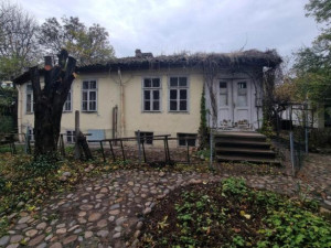 Къщата на Дънов и Георги Димитров протече
