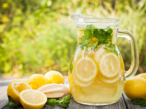 Домашна лимонада с розмарин подсилва паметта 
