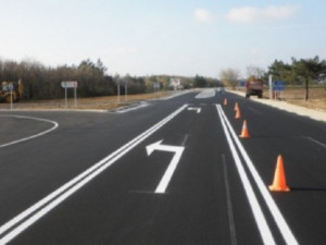 Само 26 км нови пътища построени за година