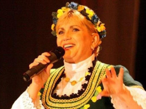 Николина Чакърдъкова жертва на измама

 