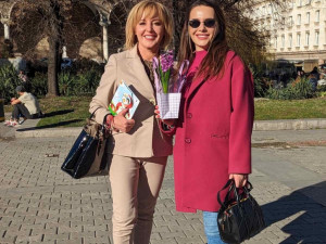 Дъщерята на Мая Манолова я надмина по хубост
