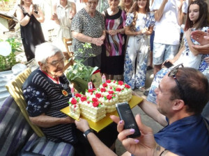 Баба Николина от Левски с вековен юбилей