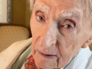 Съветите на 103-годишния д-р Тъкър за дълголетие