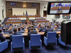 105 депутати отсъствали от работа без причина