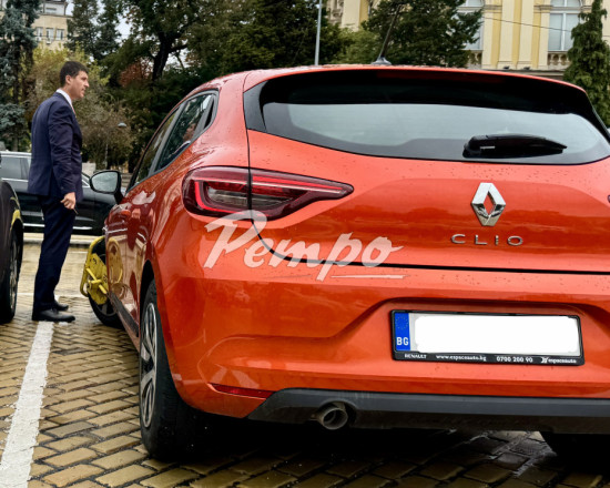 Майката на Ивелин от "Величие" му врътна кранчето с парите (Снимки)
 