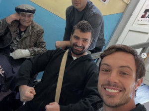 Екранният Гунди помага на хора в беда
