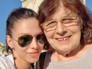 Цвети Стоянова, която скочи от 6-ия етаж, в депресия след смъртта на баба си 
