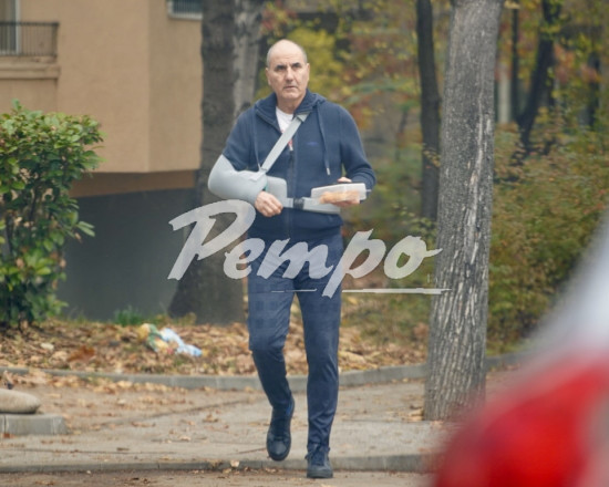 Политическият труп Цветанов живее като цар в мезонета със собствен асансьор (Снимки)