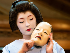 Тайната на копринената коса на японките 

&nbsp;
