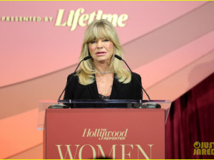 Голди Хоун плаче за Даян Кийтън