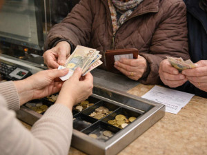 Баби кълнат еврото, искат си лева 
&nbsp;