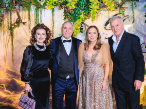 Илиана Раева с чанта за 5 бона 
