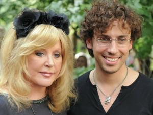 Ревност тресе Алла Пугачова, идва с Галкин в София (Снимки)
