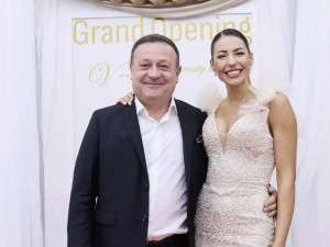 Годеницата на Рачков дере кожи в козметичния си салон
