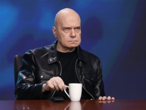 Ето го Слави в бедните му години (Уникална снимка)