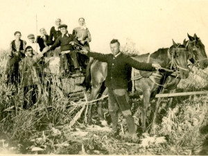 Дядо ми лежа в затвора, защото отказа да влезе в ТКЗС. Не спираха да го тормозят, отровиха кучето ни
