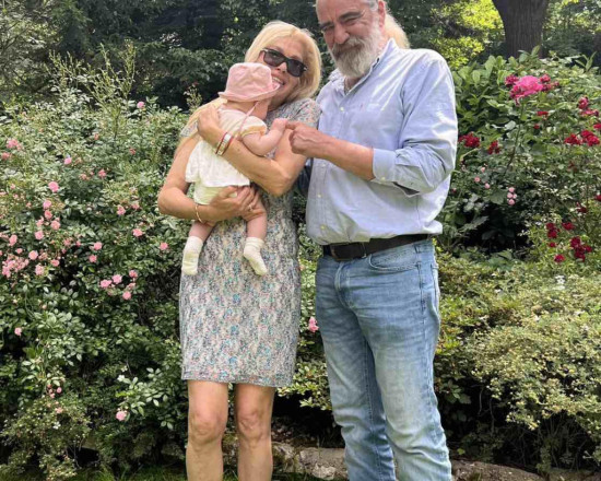 Роди се второ внуче на Слабаков и Ернестина (Снимки)
&nbsp;