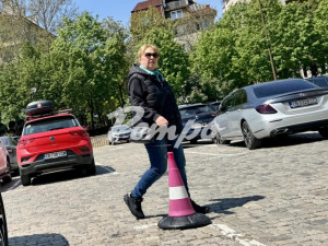 Марги Хранова кара мерцедес на 15 години (Папарашки снимки)
&nbsp;