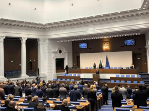 Депутатите пият девет вида кафе,&nbsp;ще изядат 1400 кутии бонбони