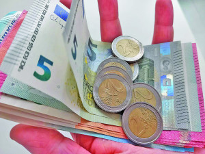 32-мa cъс зaплaтa нaд 500 000 лв. през 2025 г.
&nbsp;